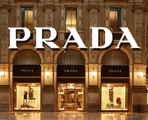 porque prada es tan caro|Prada: todo sobre la firma, un legado de estilo y sofisticación que .